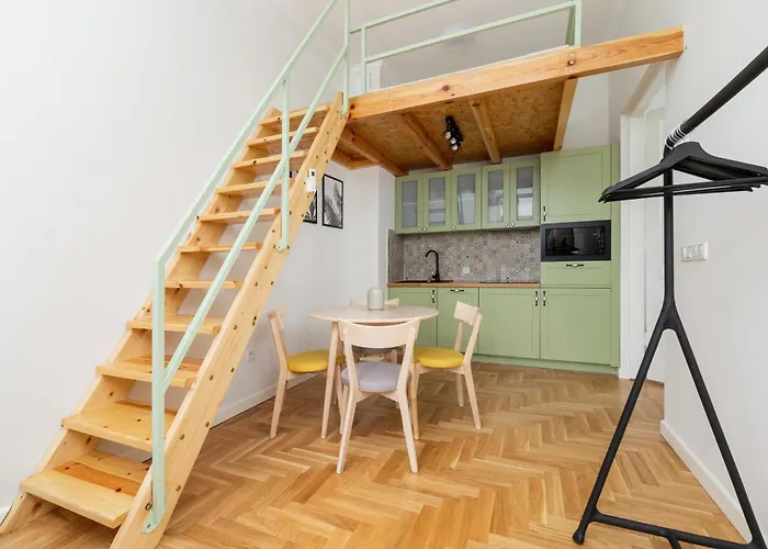 Apartment With Balcony - Dietla 109 Street