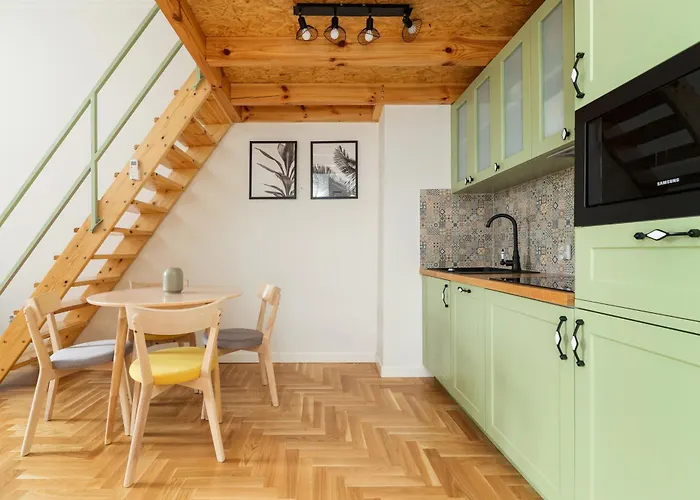 Apartment With Balcony - Dietla 109 Street