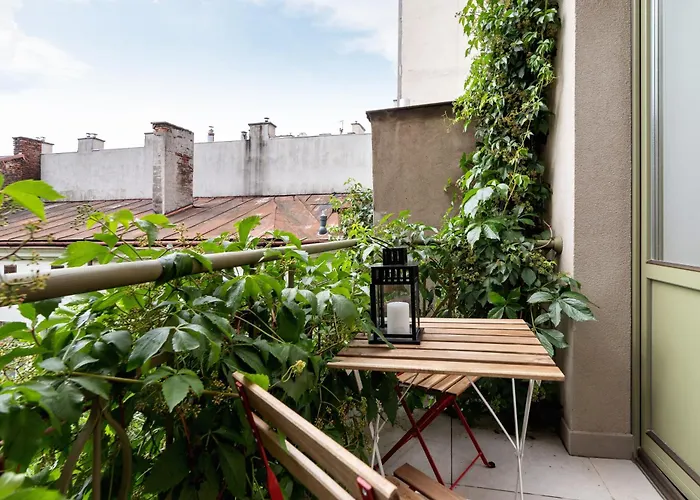 Apartment With Balcony - Dietla 109 Street