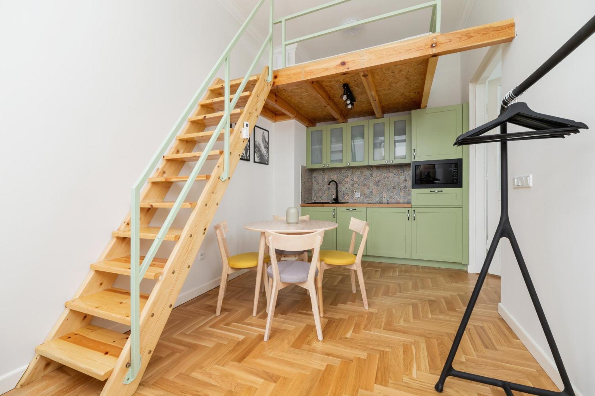 With Balcony - Dietla 109 Street