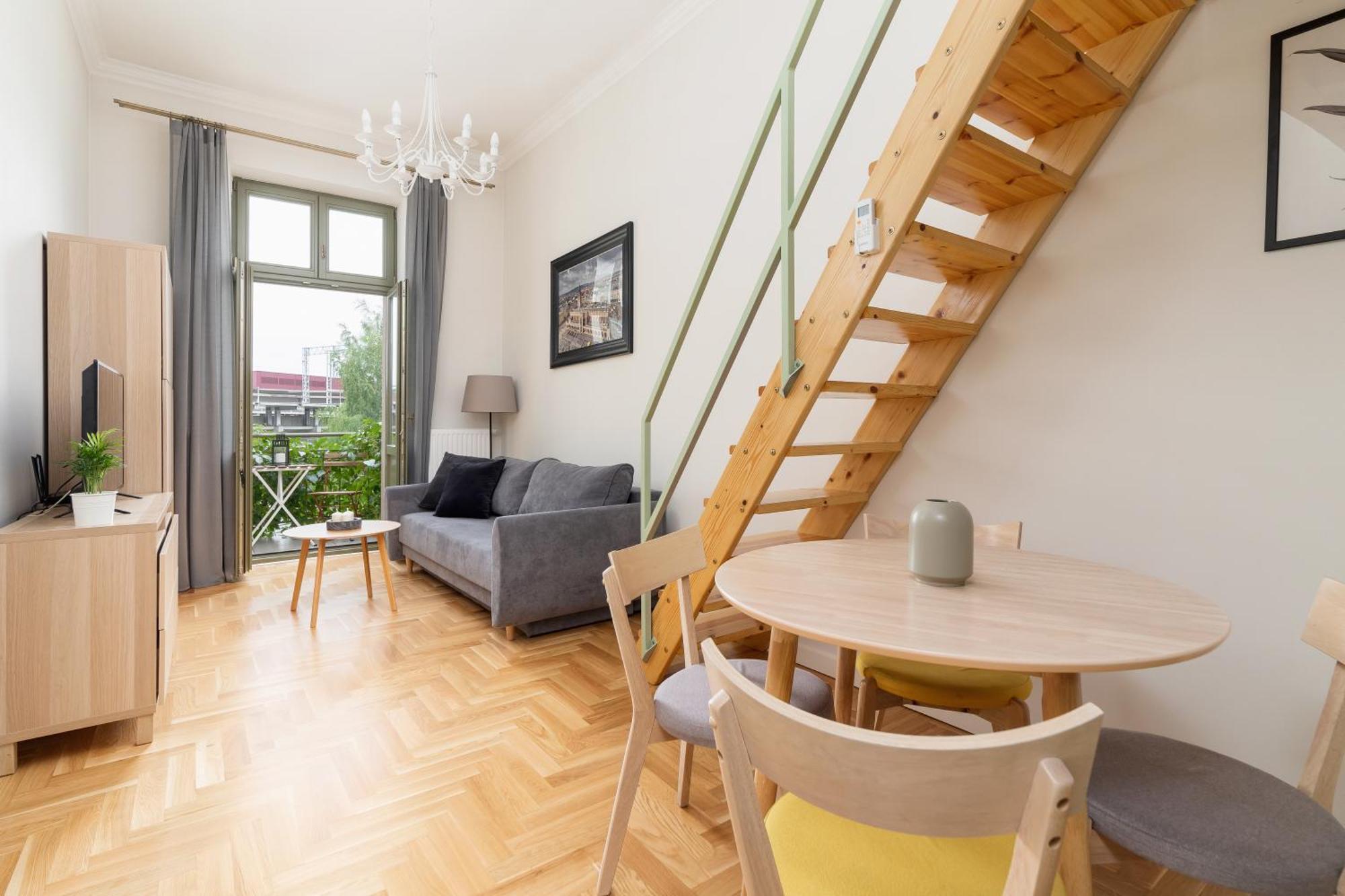 Apartment With Balcony - Dietla 109 Street